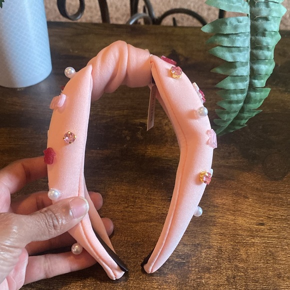 Light pink bedazzled 2024 headband! - Picture 2 of 4